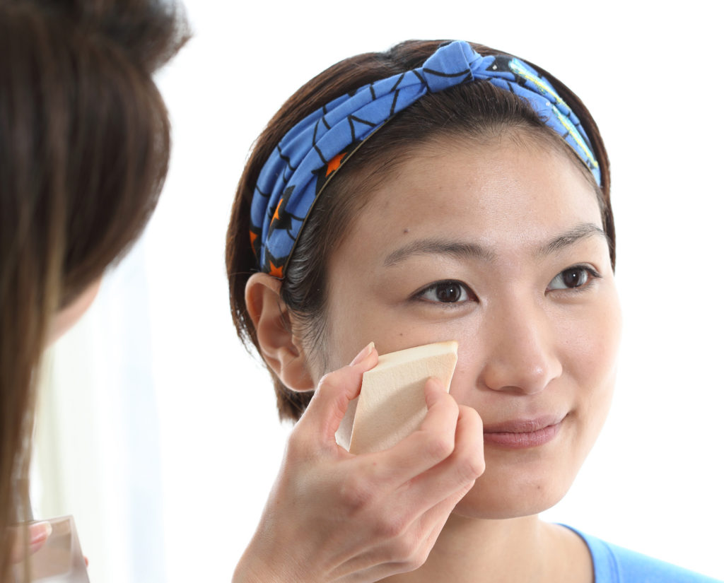 崩れにくくて直しやすい!!  トレンドコスメで今時のアウトドアメイク   （下地編）